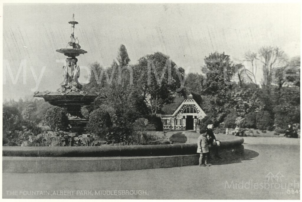 Albert Park fountain (1900)